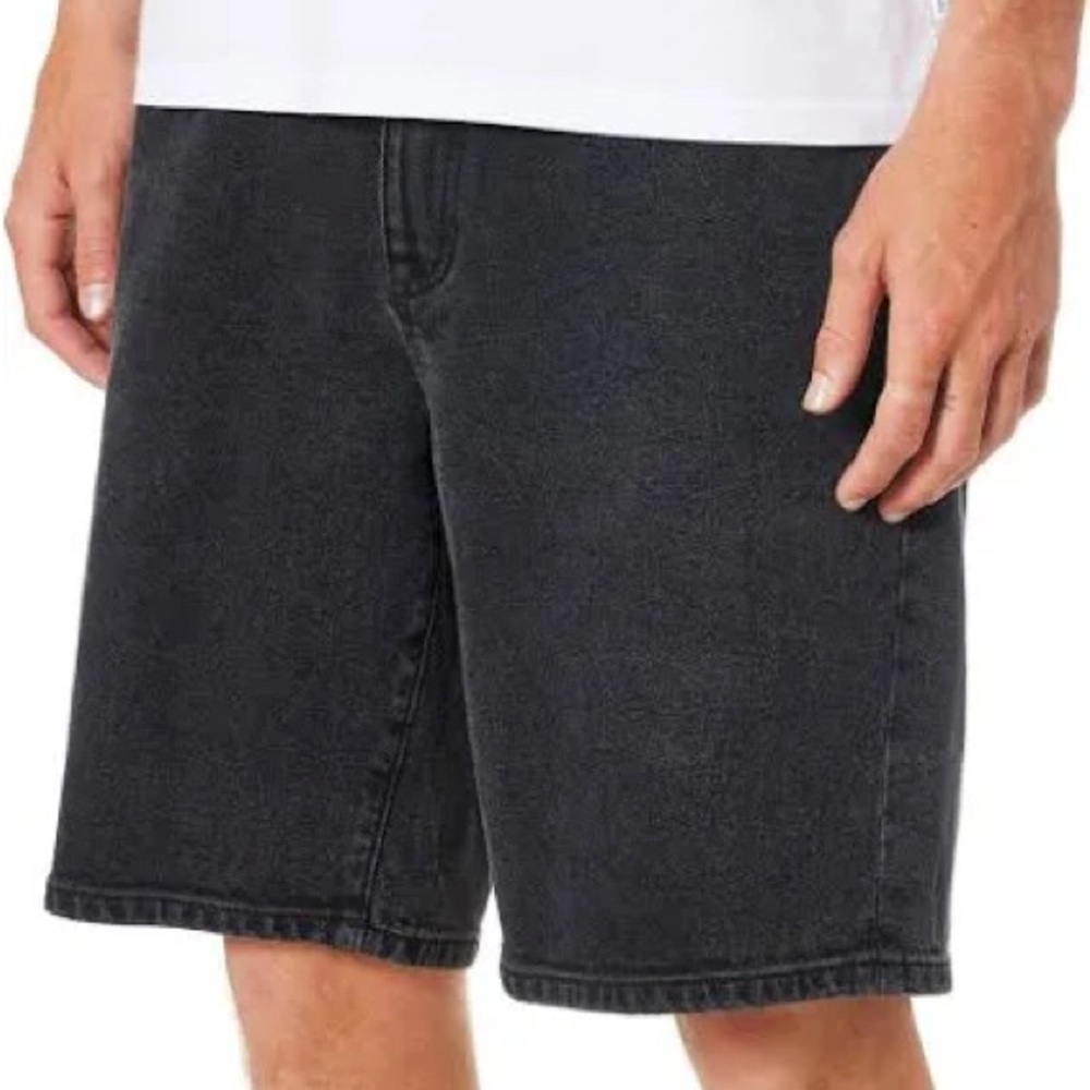 IZOD Regular-Fit Big Man Black Denim Shorts 48 waist NWT - Picture 2 of 12